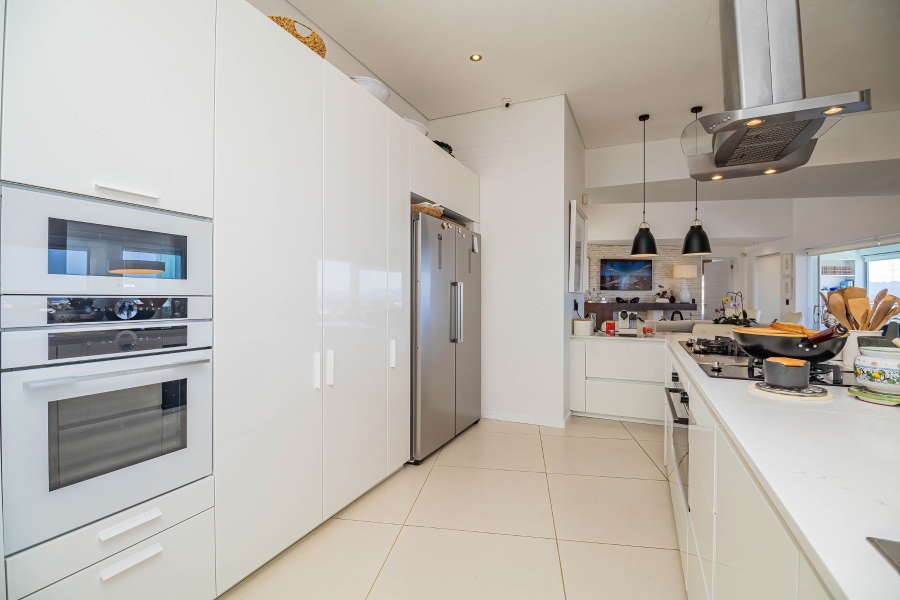 4 Bedroom Property for Sale in Whale Rock Western Cape